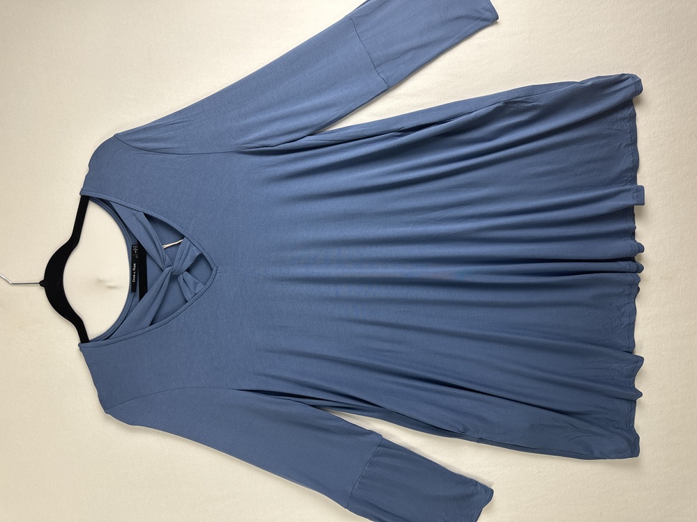 Doe & Rae Tunic Top Women's Large Cutout Back Long Sleeve Casual‎ Blouse